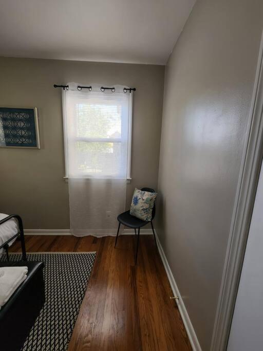 Cozy House Near Lake Erie, 10 Minutes To Downtown. Кливланд Екстериор снимка