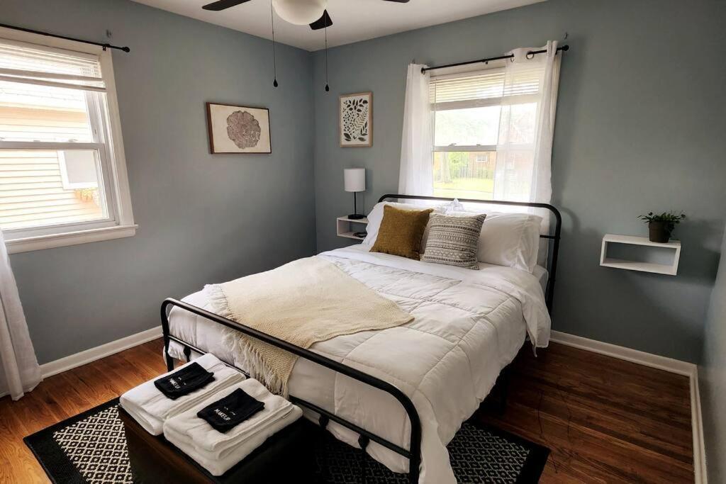 Cozy House Near Lake Erie, 10 Minutes To Downtown. Кливланд Екстериор снимка